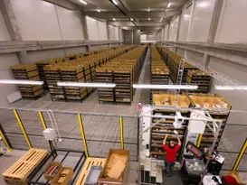 Photograph – Shelf-to-Person robotic warehouse for a leading distributor of electrical installation materials (19/21)