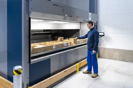 Photograph – Compact Lift in the new warehouse of the Czech manufacturer of waste systems, Plast Brno (1/20)