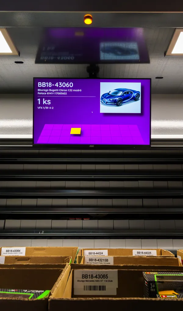 Fotografie – Potřebujete uskladnit Bugatti Chiron nebo Hondu Repsol?  (1/23)