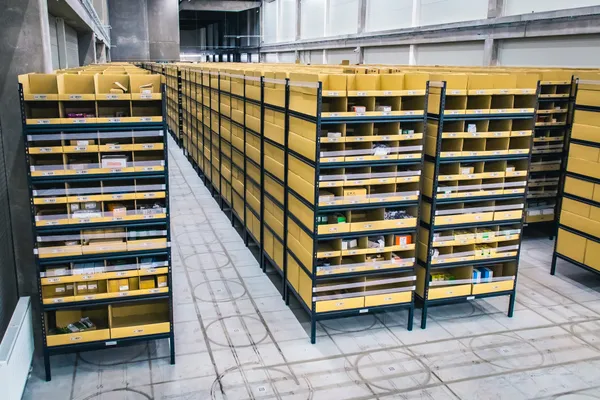 Photo – Shelf-to-Person robotic warehouse for a leading distributor of electrical installation materials (11/21)