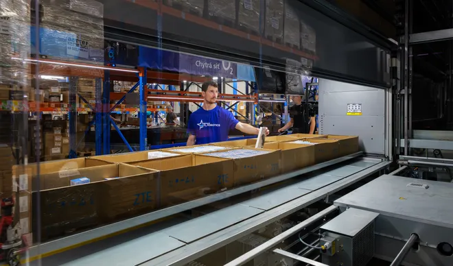 Modern warehouse automation for O2 Czech Republic